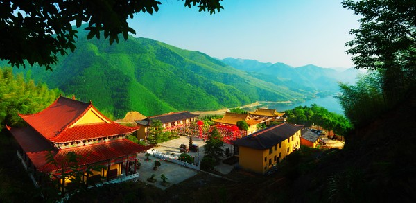 1、周苏维 惠云禅寺.JPG